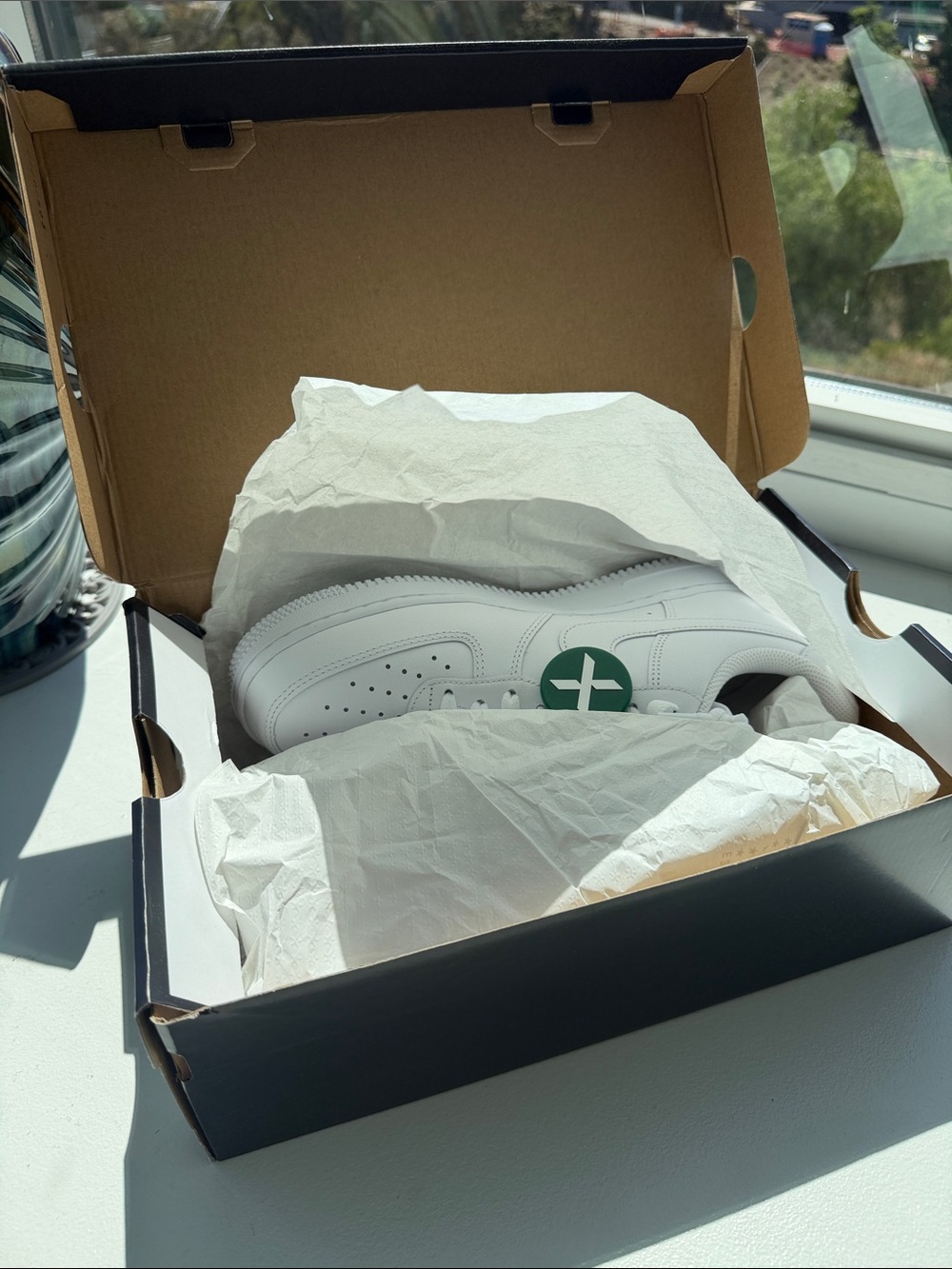 Nike Air Force 1 ’07 FlyEase Triple White Men’s 8.5 Women’s 10 New - Picture 6 of 6